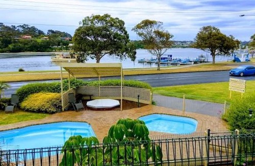 Lakes Entrance House | Lakeside 2 Bedroom Villa