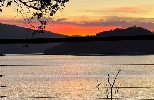 Taylor Bay House | Lakeside Abode at Taylor Bay | Lake Eildon