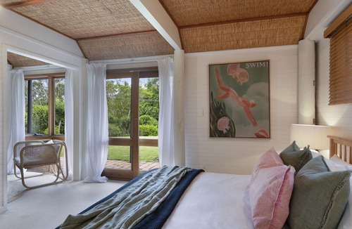Macmasters Beach House | Lakeside at Macmasters Beach