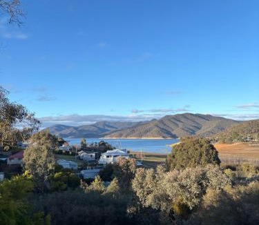 Goughs Bay Apartment | Lakeside Guest Suite Modern & Peaceful