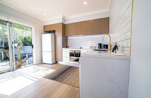 Toukley House | Lakeside Sanctuary - Central Toukley
