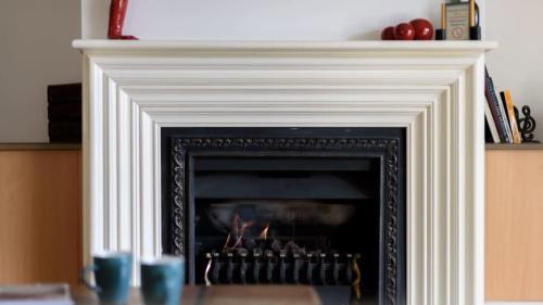 Daylesford Apartment | Lakeside Suite 2 - Lake View & Spa Bath