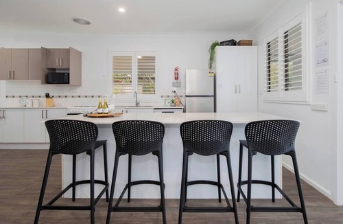 Pelican House | Lakeview Haven Laid back Days by Pelican Foreshore