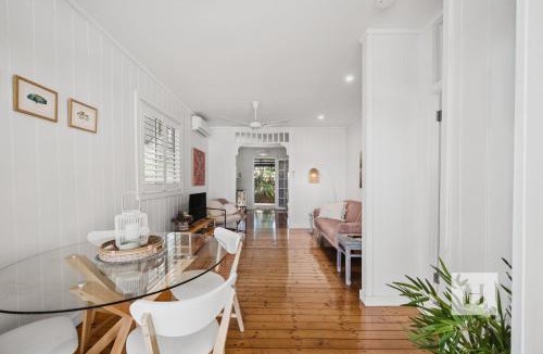 Charmhaven House | Lakeview Retreat on Panorama