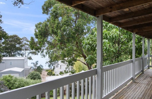 Metung House | Lakeview Treehouse Scenic Metung Retreat