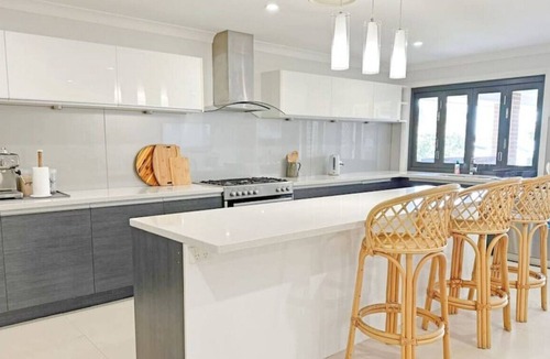 Bonnells Bay House | Lana by the Bay - the ultimate escape