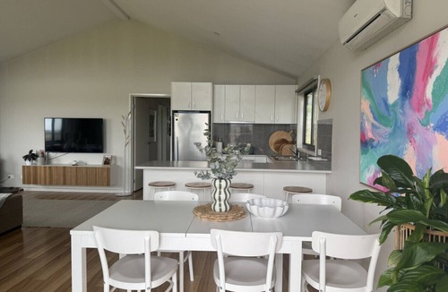 Venus Bay House | Lancaster Lodge. Pet Friendly Multi Family Retreat