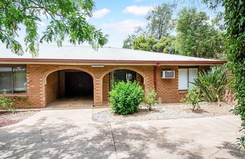 Wagga Wagga Apartment | Langdon Hideaway | Three Queens | Walk to CBD