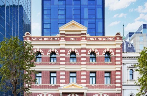 East Melbourne Hotel | Lanson Place Parliament Gardens