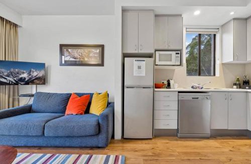 Thredbo Apartment | Lantern 25 - Balcony