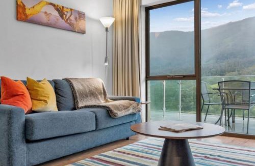 Thredbo Apartment | Lantern 25 - Balcony