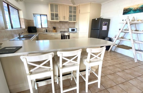 Exmouth House | Large comfortable family home located in quiet central location. Perfect for bigger groups.