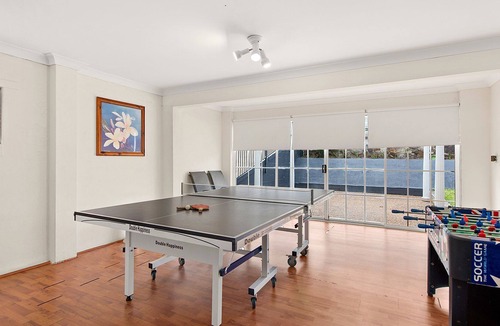 Fingal Bay House | Large Fingal Beach family home