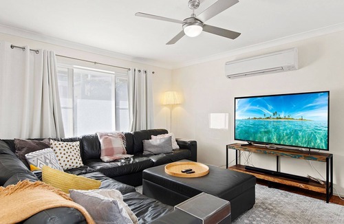 Fingal Bay House | Large Fingal Beach family home