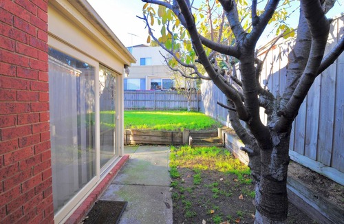 Glen Waverley House | Large, spacious group stay, quiet area with a private yard, central in Melb S/E