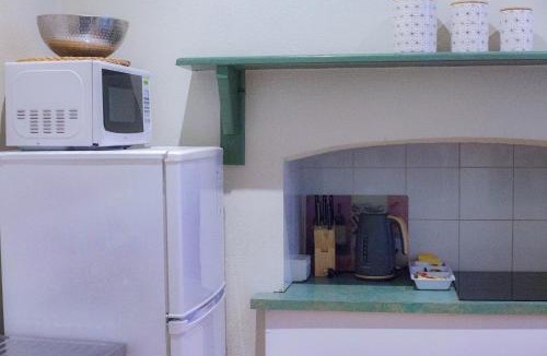 Soldiers Hill Apartment | Large Studio Apartment with Spa