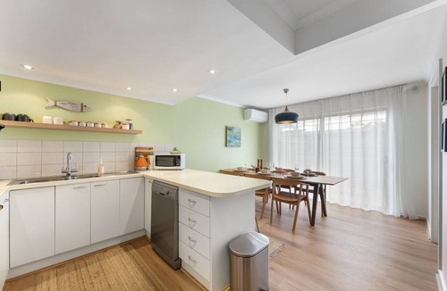 Largs Bay Villa | Largs Bay Stay—Relaxed Beachside Retreat with BBQ