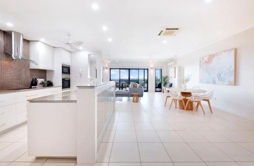 Larrakeyah Apartment | Larrakeyah Luxury - Penthouse Getaway with Views