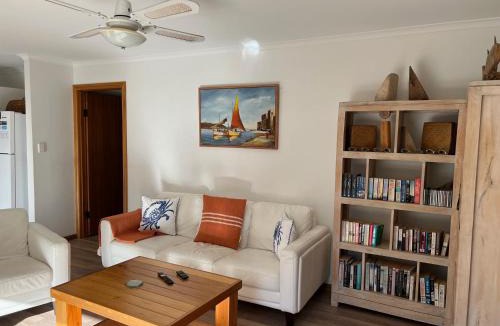 Waterhouse Villa | Lazy Sails Port - Pets welcome inside WiFi
