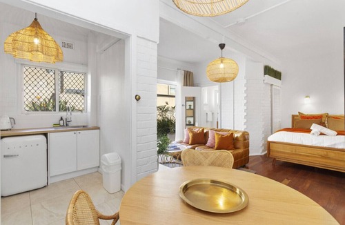 Cottesloe Apartment | Le Petite Cott - cheerful escape by the beach