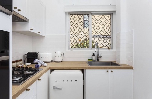 Cottesloe Apartment | Le Petite Cott - cheerful escape by the beach