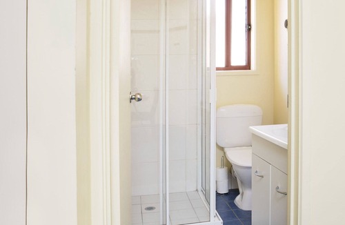 Jindabyne Cottage | Leo's Cottage - Pet Friendly