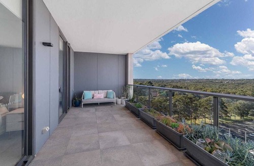 North Ryde Apartment | Level 13 Penthouse with City & National Park Views | Metro at Your Door