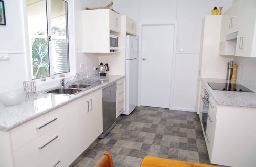Crescent Head House | Level Cottage Close To Everything!