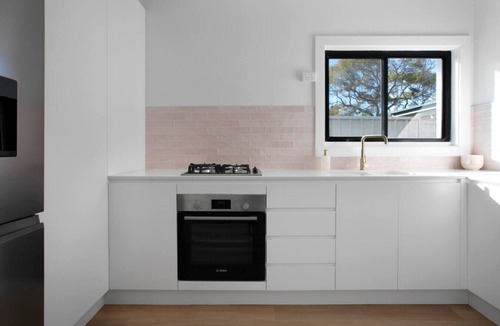 Croydon Apartment | Light-Filled Designer Apartment in Croydon