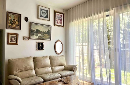 Fitzroy North House | Light Filled Fitzroy North Home + Free Parking, Balcony
