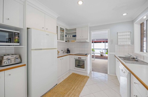 Port Macquarie House | Lighthouse Vaccay, family beach house pool
