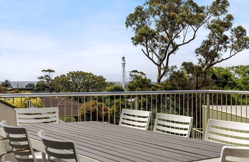McCrae House | Lighthouse Views, McCrae - Stunning views of bay and lighthouse