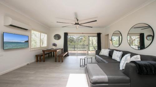 Pearl Beach House | Lil Pearl- 150mtrs to beach, late check out
