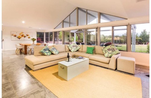 Yallingup House | Lilywood - Minutes from Wineries and Yallingup Beach