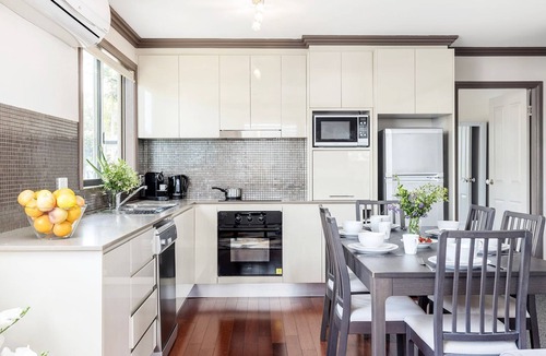 Shoal Bay House | Lionel Gem – walk to Shoal Bay beaches and shops