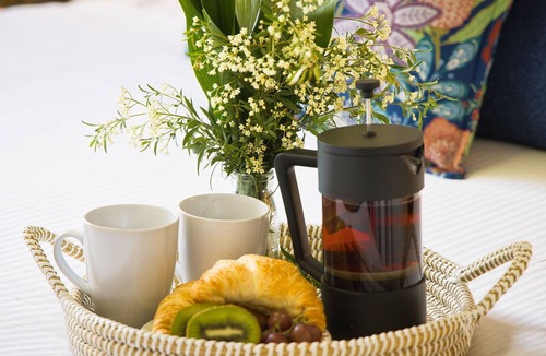 Shoal Bay House | Lionel Gem – walk to Shoal Bay beaches and shops