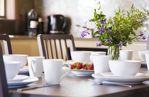 Shoal Bay House | Lionel Gem – walk to Shoal Bay beaches and shops