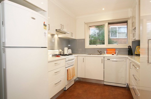 Hawthorn Apartment | Lisson Holiday Rental