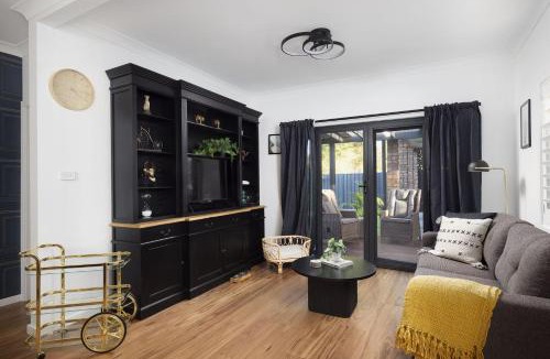 Nelson Bay Villa | Little Beach Boutique Apartment B Pet Friendly