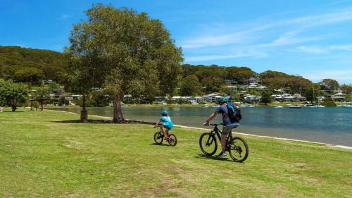 Hardys Bay House | 'Little Blue House' by HolidayCo