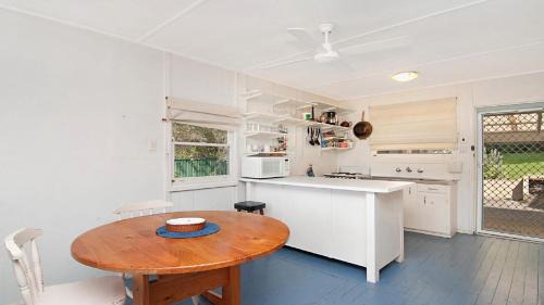 Hardys Bay House | 'Little Blue House' by HolidayCo