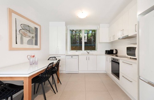 Noosa Heads Apartment | Little Cove Lodge 5 Park Road 24