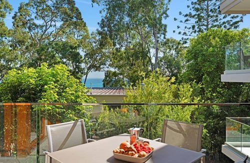 Noosa Heads Apartment | Little Cove Lodge 5 Park Road 24