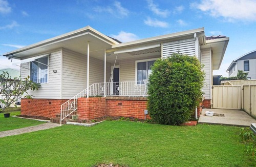 Harrington House | Lizzy Street Retreat - Walk to River, Pub & Club