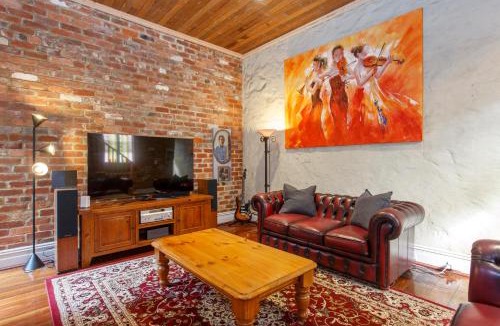 Beaconsfield House | Local Living