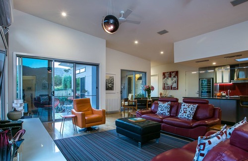McCrae House | Located just 200 meters to McCrae Beach and a short stroll the shops,...