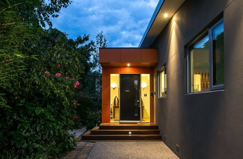 McCrae House | Located just 200 meters to McCrae Beach and a short stroll the shops,...