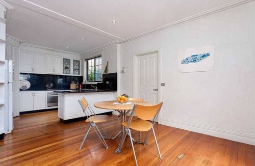 Spotswood House | LOCATION LOCATION LOCATION!