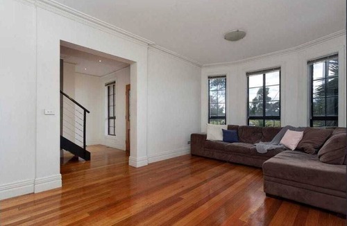 Spotswood House | LOCATION LOCATION LOCATION!