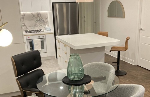 East Melbourne Apartment | Location Perfect, Rod Laver, MCG, Walk to City Pet Friendly